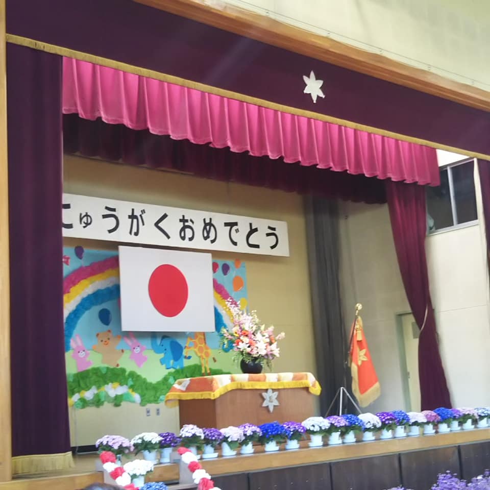 地元小学校の入学式に来賓として参加